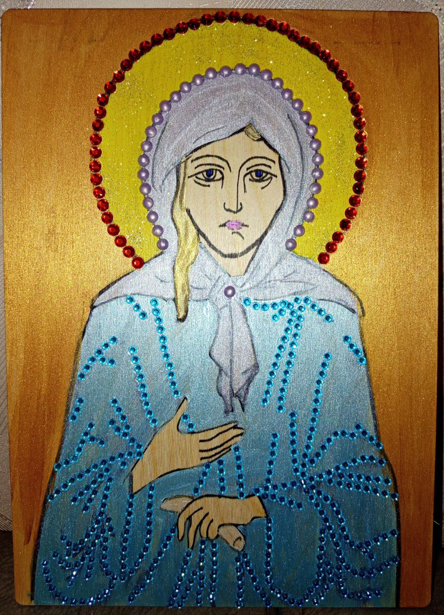 Вячеслав пишет иконы на специальных дощечках. В среднем, на изготовление одной иконы уходит 2-3 часа в зависимости от сложности икон. 