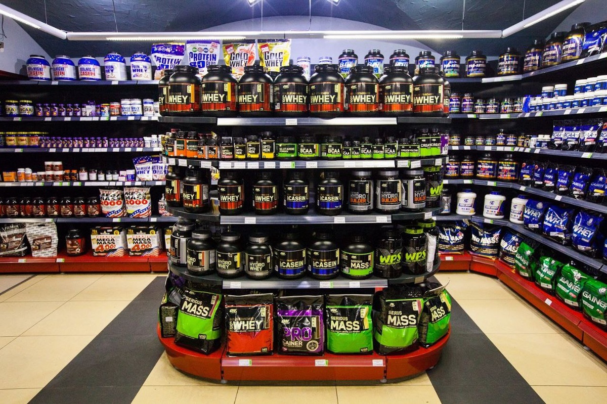 Спортивное питание в одном из магазинов Москвы. Фото - modulkassa.ru