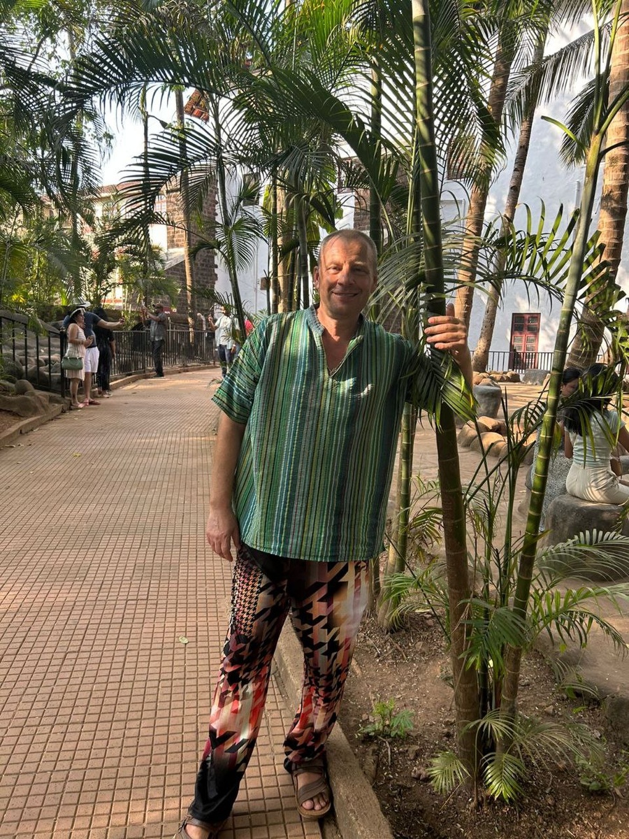 Поездка в Индию вызвала у меня много эмоций. Там я сочинил две песни.