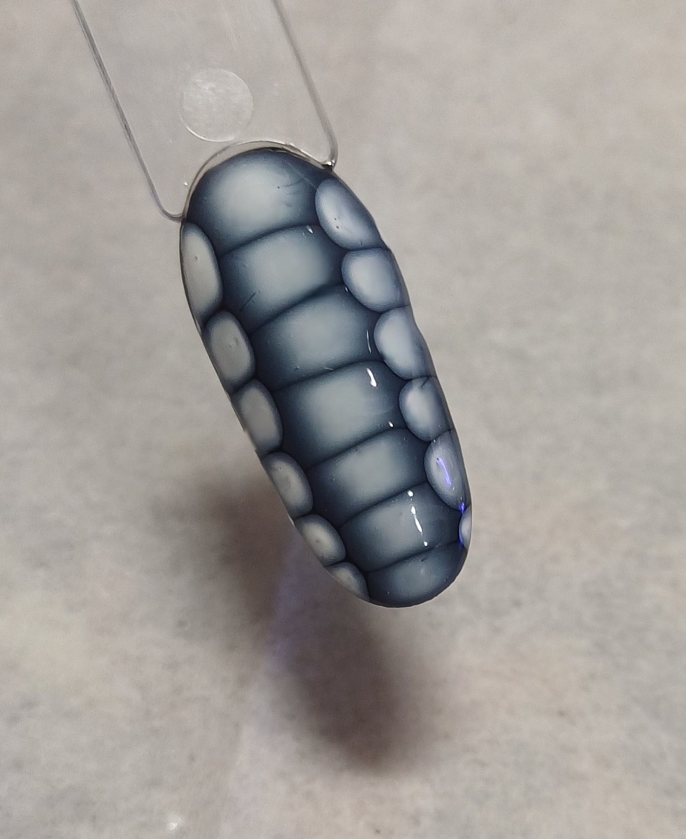 Рептилии на гель-лак с эффектом растекания