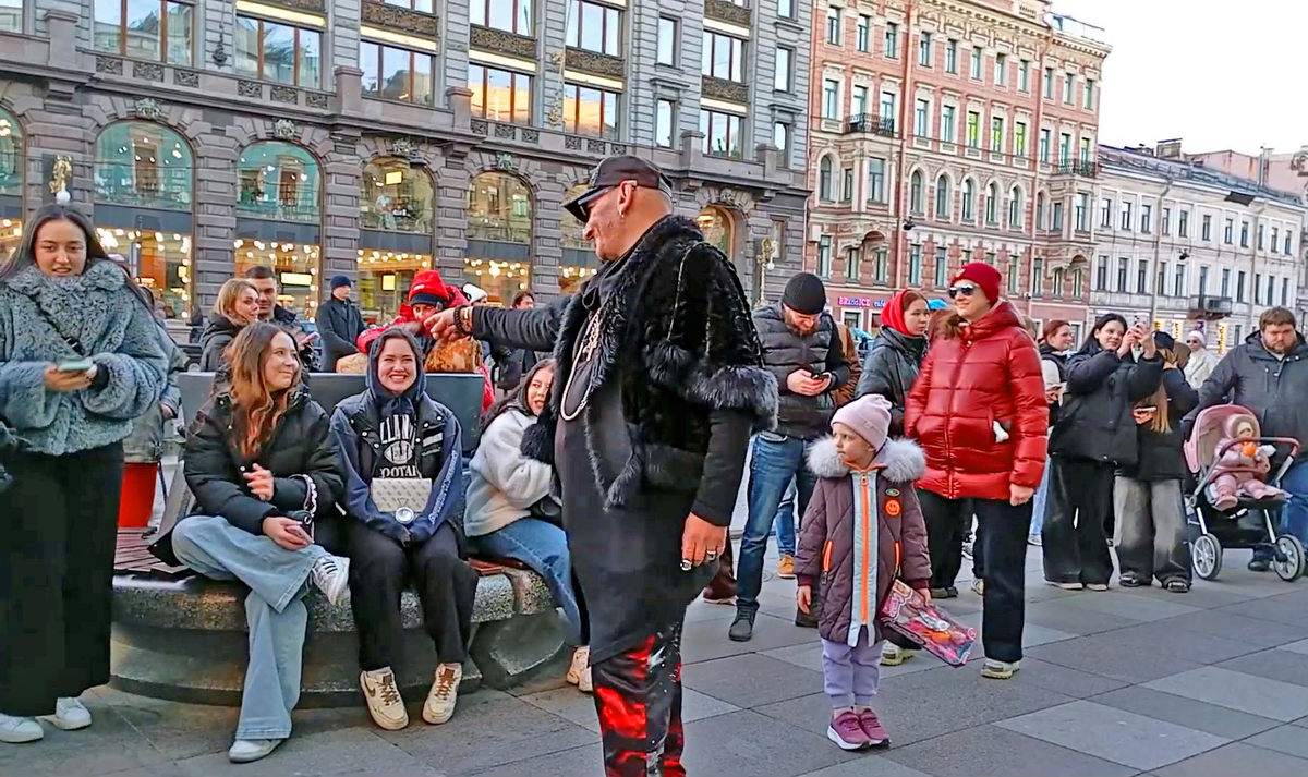 Сотни комментариев – от восторгов «Майкл, жги!» до праведного гнева «Куда смотрит полиция?!»