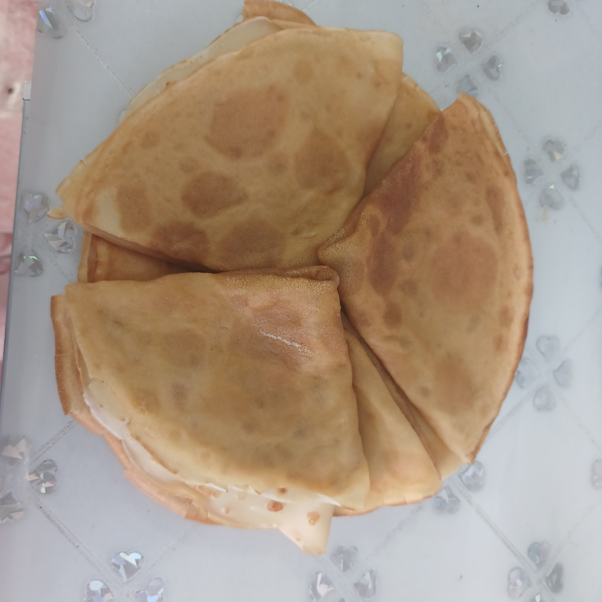 Съела три штучки.