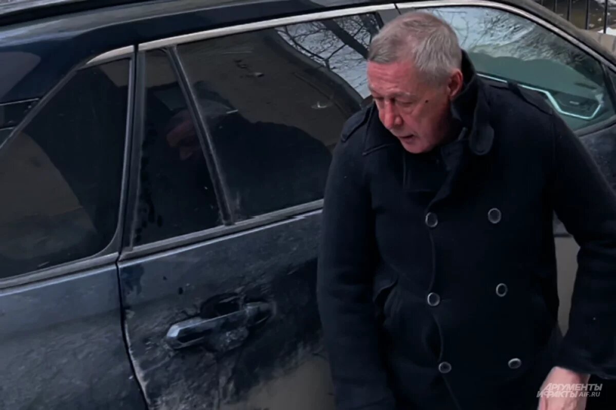    Михаил Ефремов.