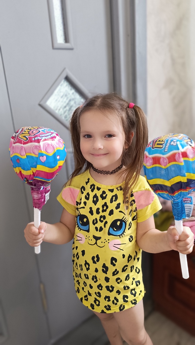 Женя и чупа-чупс