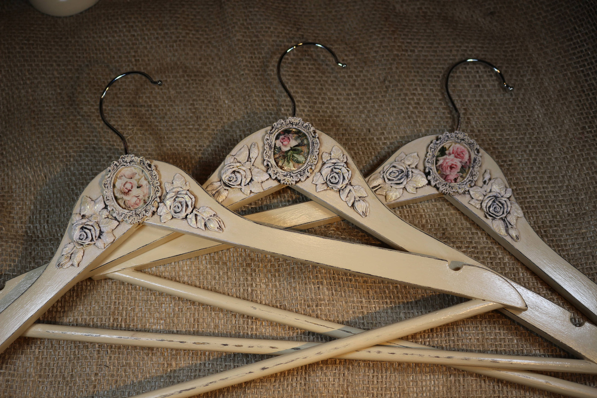 Вешалки, дерево 44,5х22см