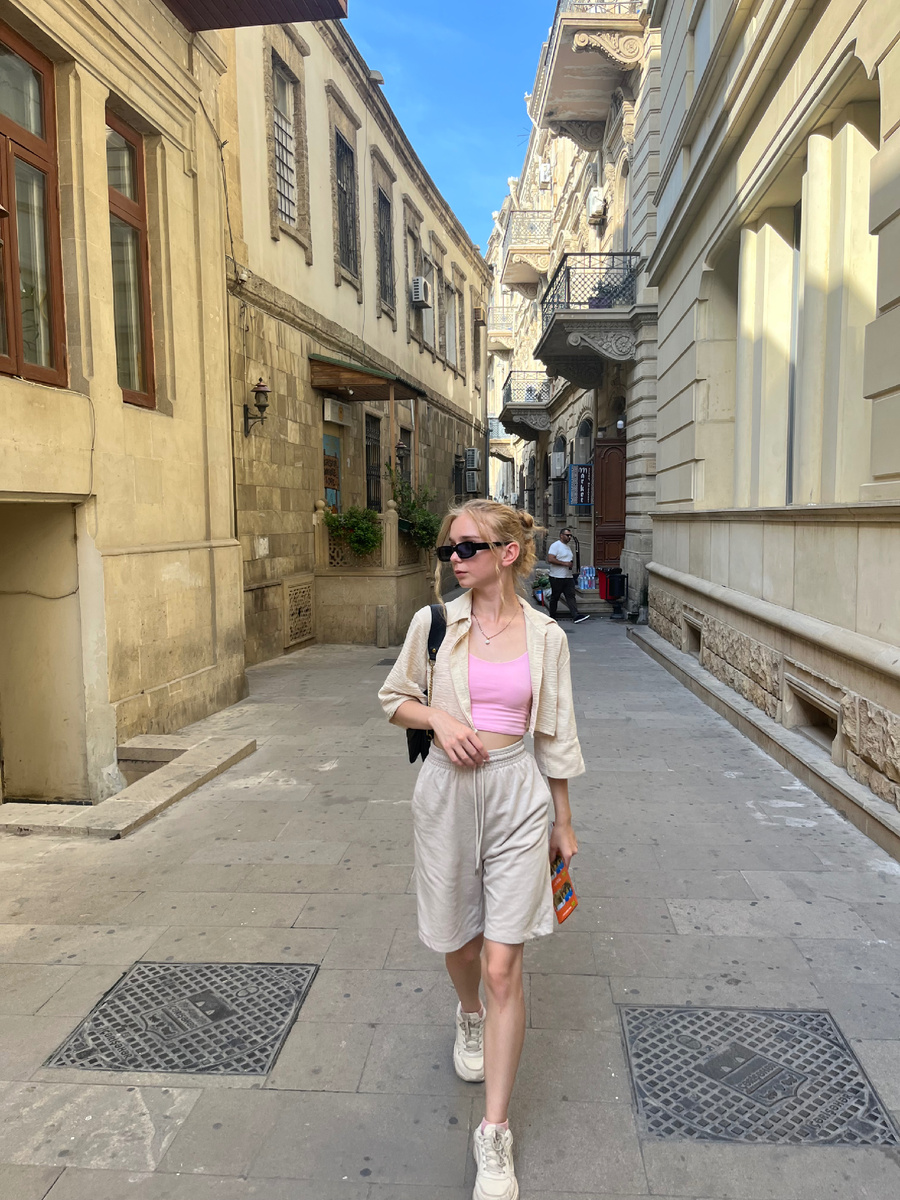 Старый город Баку, узкие улицы 