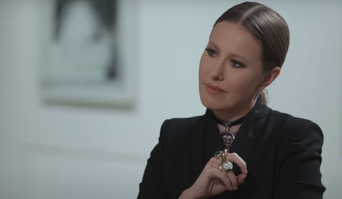    Ксения Собчак. Кадр: YouTube-канал "Осторожно Собчак"