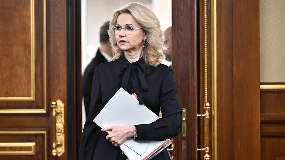 Правительство готово передать регионам свои наработки по новой системе оплаты труда бюджетников (на фото — вице-премьер Татьяна Голикова).📷Фото: Александр Миридонов / Коммерсантъ