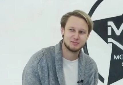    Алексей остался один с двумя детьми. Фото: кадр видео