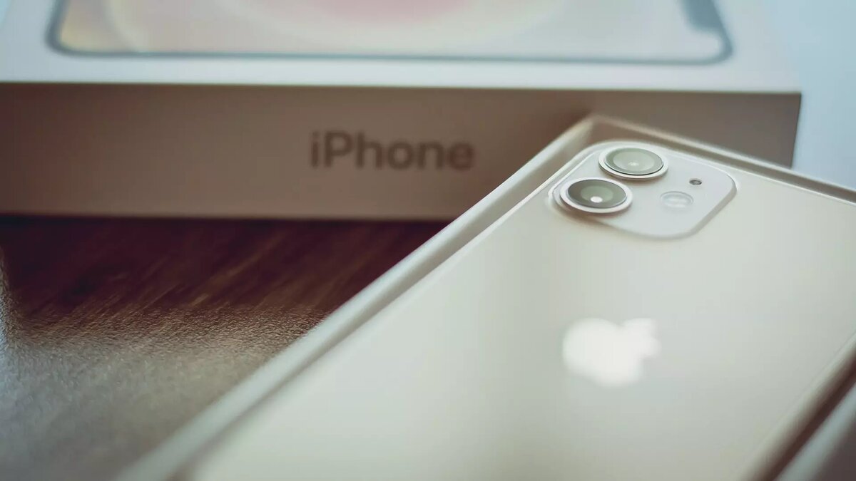 Некоторые аналитики считают, что цена на iPhone от Apple может взлететь до $3500, если они будут производиться в США. Автор: Антон Засимов. Источник: 1MI