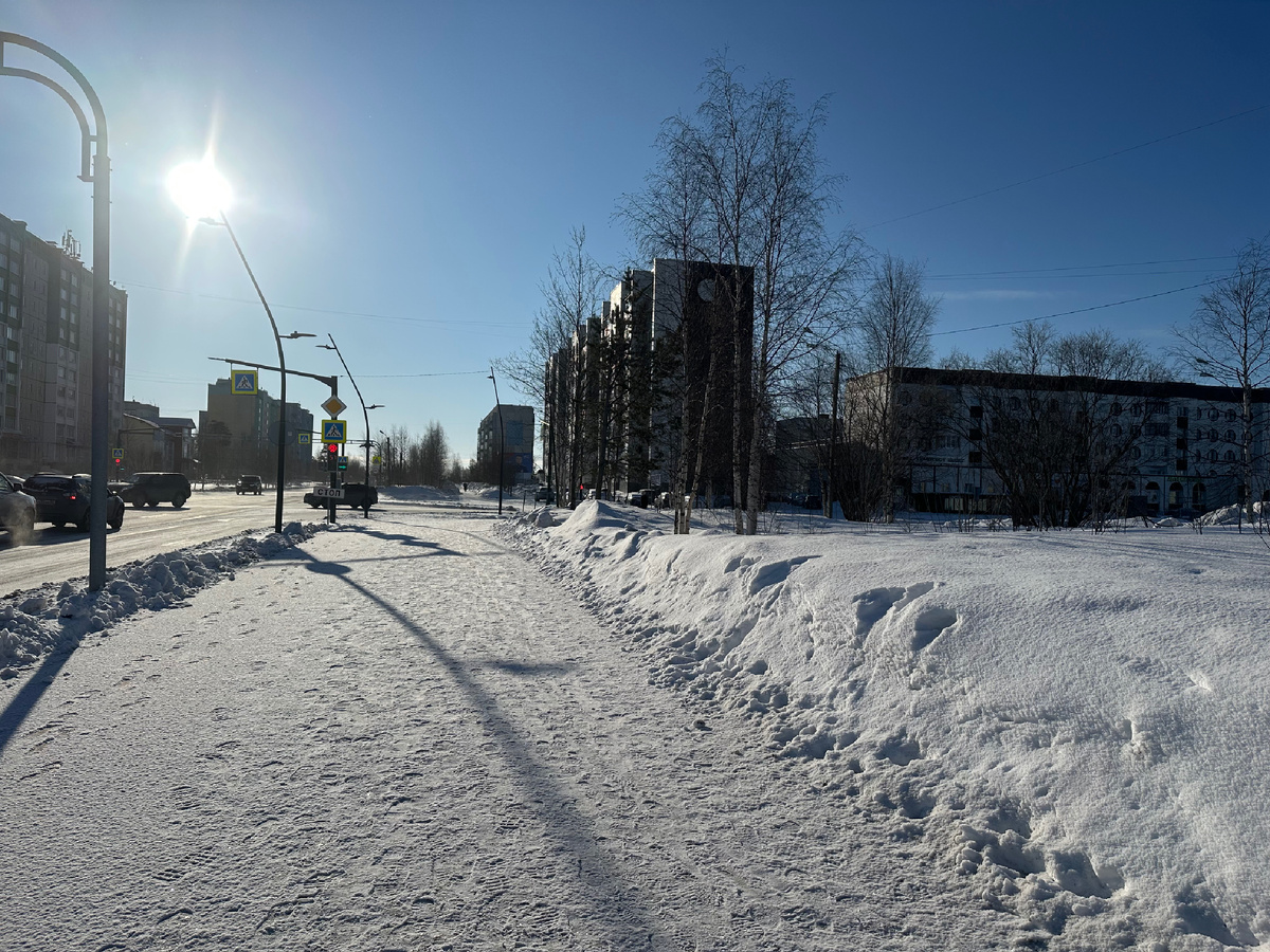 Яркое солнце.