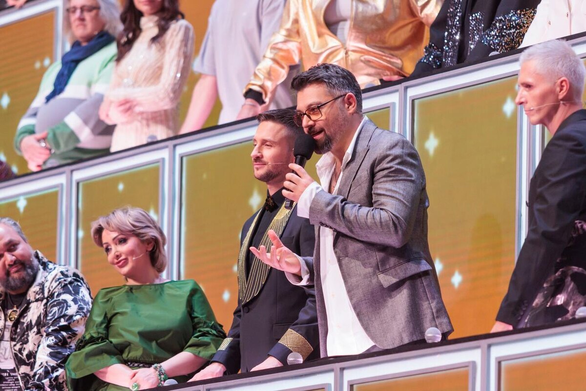    Алексей Чумаков и Сергей Лазарев в шоу Пресс-служба