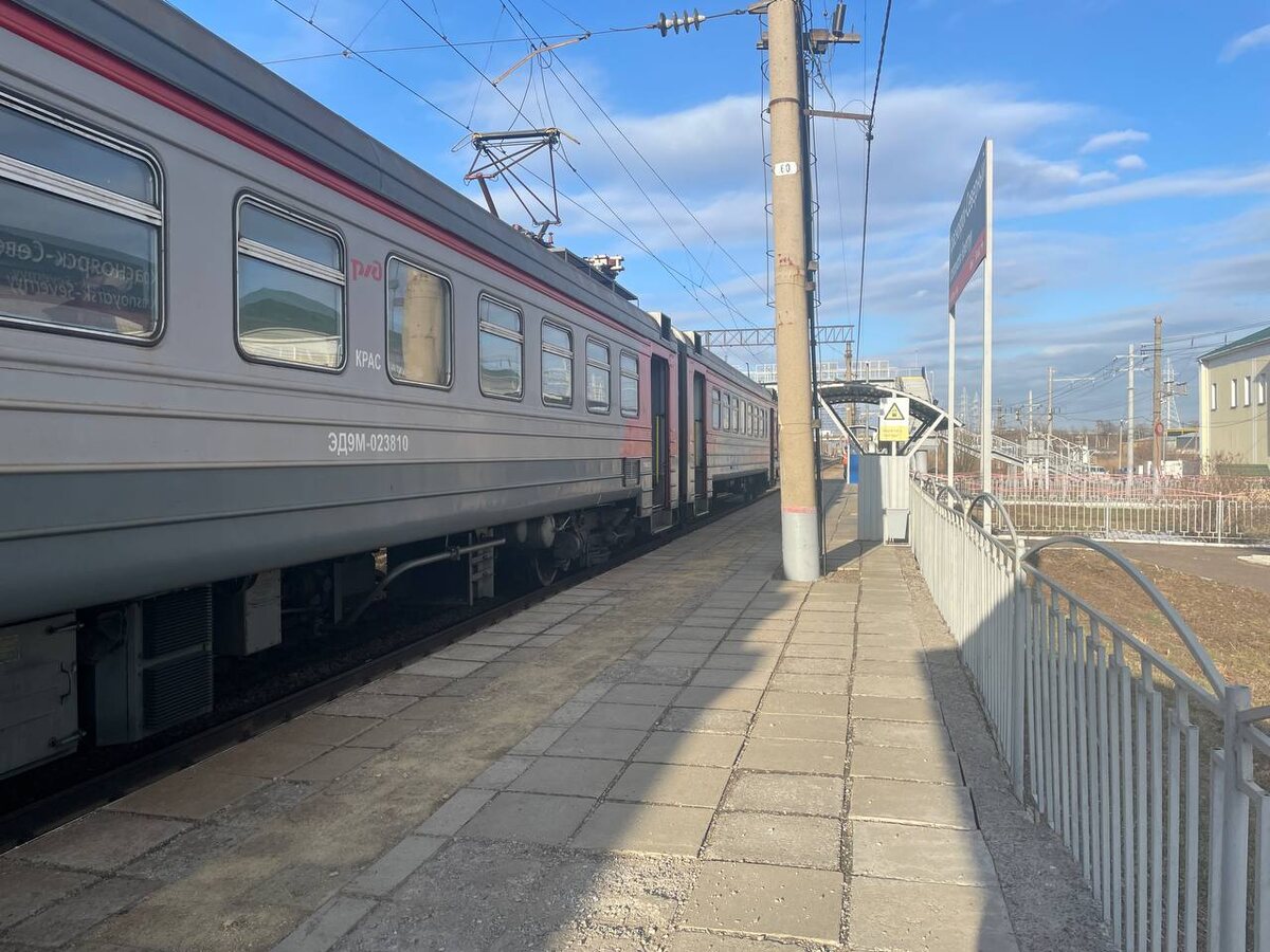     Автобус vs электричка: нашли самый удобный путь из Солнечного до Мясокомбината