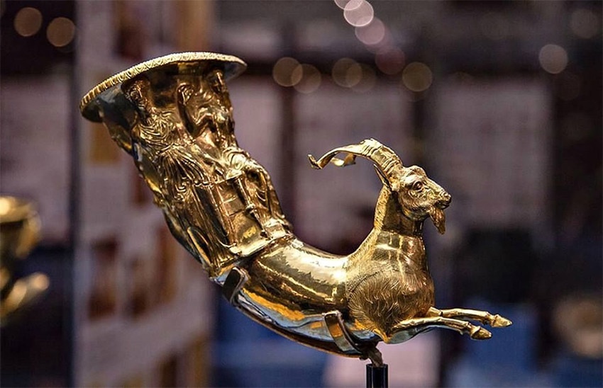 Ритон. Золотой клад из Панагюриште. 3-4 вв. до н.э. Национальный исторический музей, София.