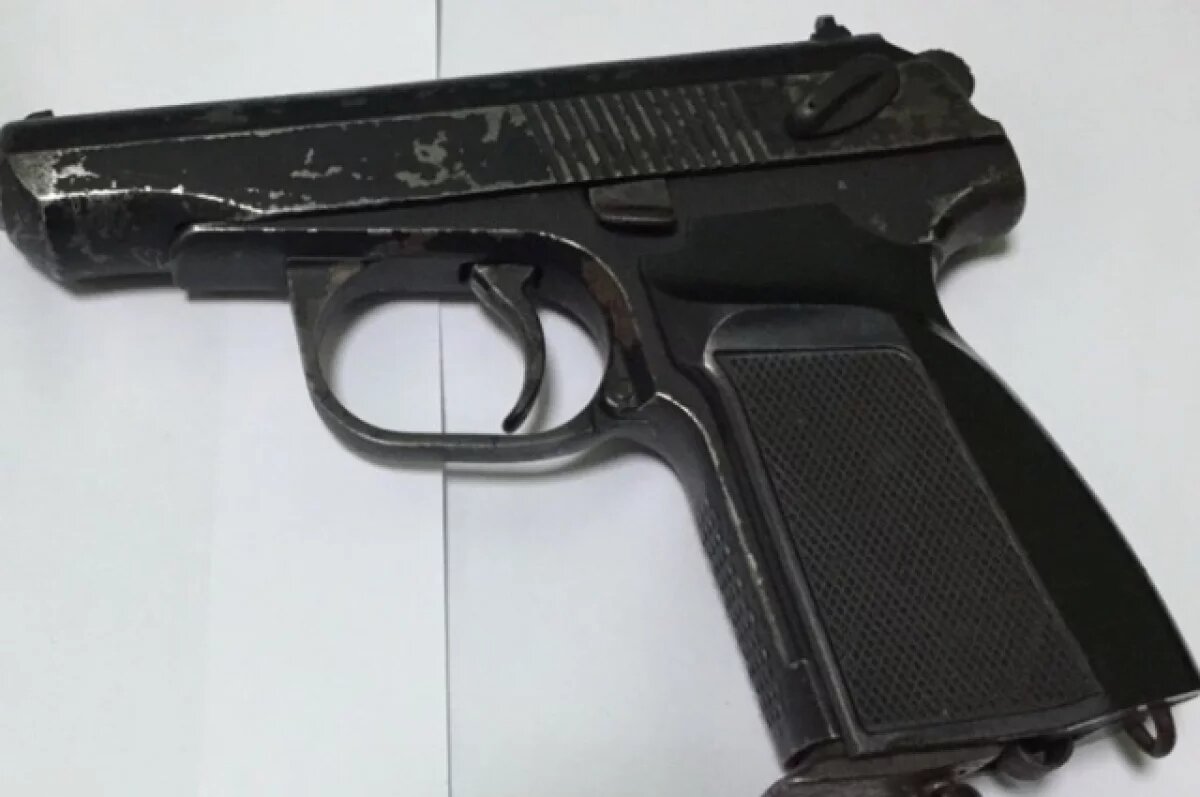    В Ростове неизвестный расстрелял школу в Суворовском