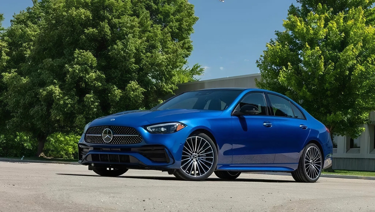 GLA и C-Class в карусели - листай!