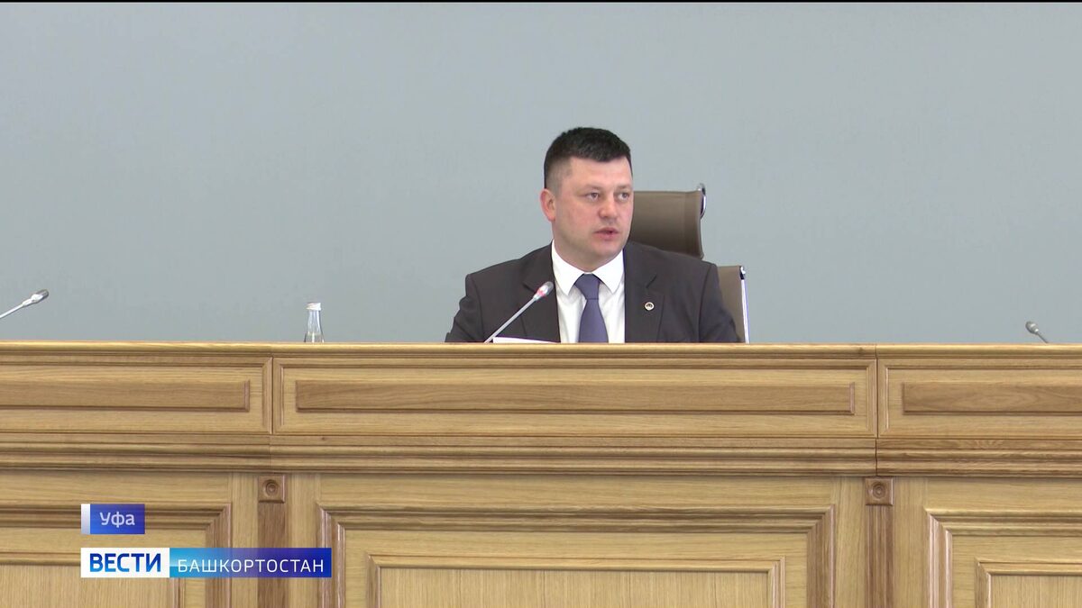    Мэр остался недоволен качеством дорог: в Администрации Уфы прошло оперативное совещание