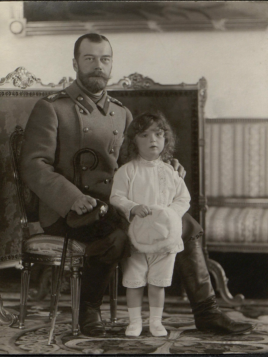 Николай II с цесаревичем Алексеем.