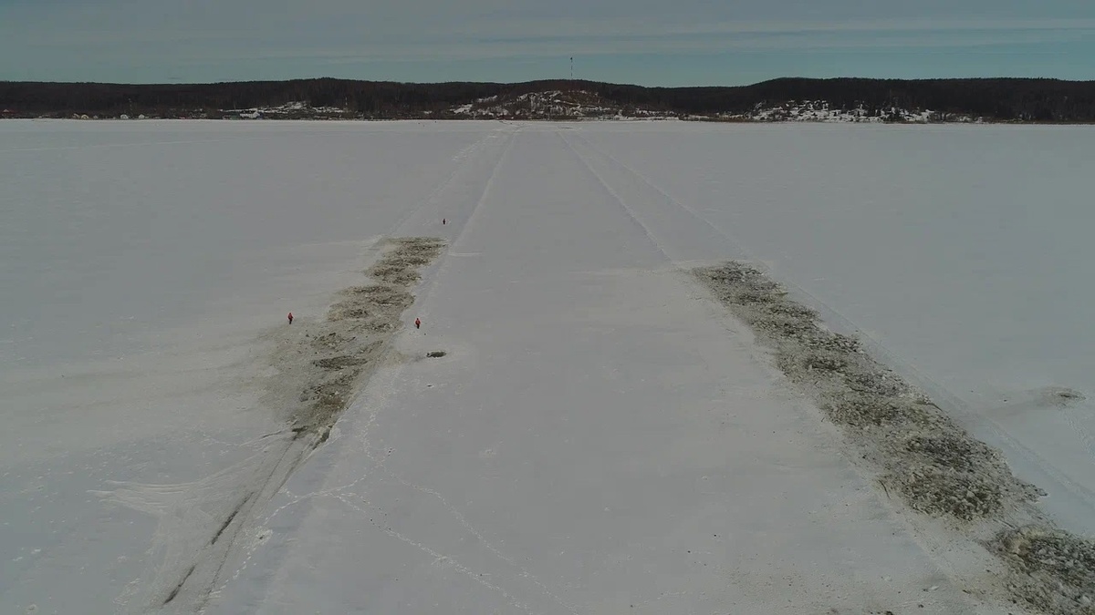    Спасатели Югры взорвали лед на Оби у посёлка Кирпичного