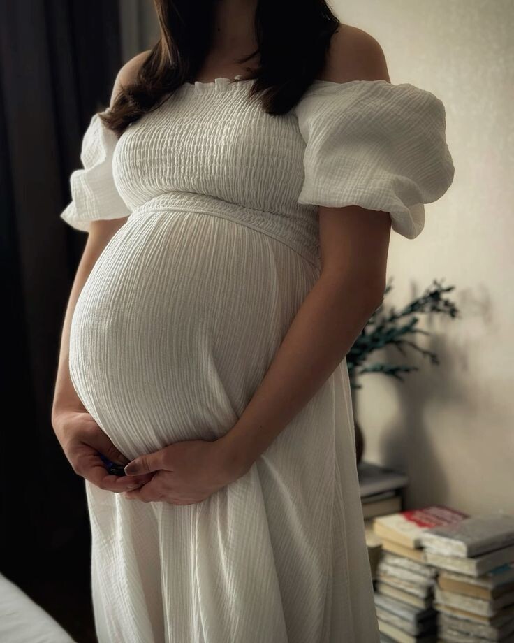 Беременная девушка