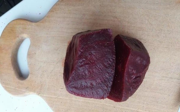 К слову, я-таки научилась выводить свекольные пятна с любых поверхностей. Если нужно, поделюсь советом.