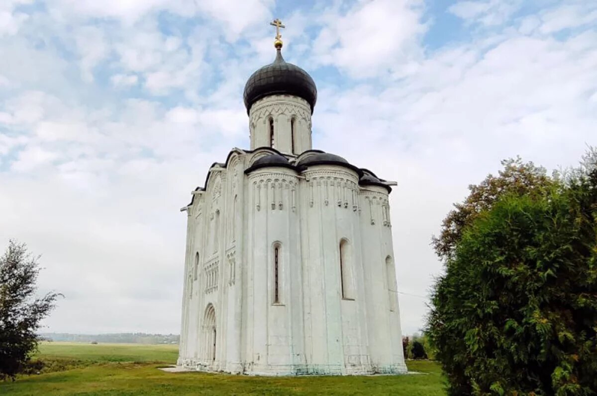    Настоятелем храма Покрова на Нерли назначили митрополита Никандра