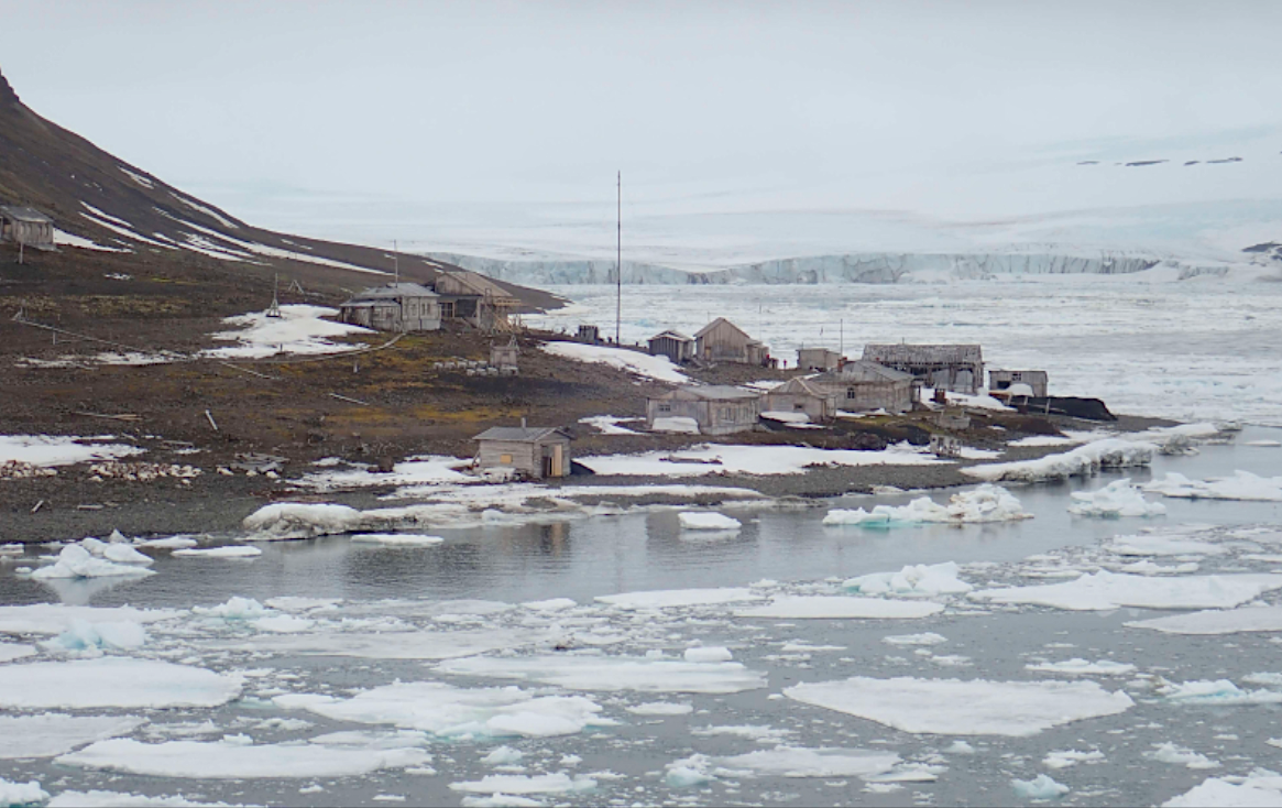 Полярная станция «Бухта Тихая» на острове Гукера. Фото с сайта музейного проекта quietbay.ru