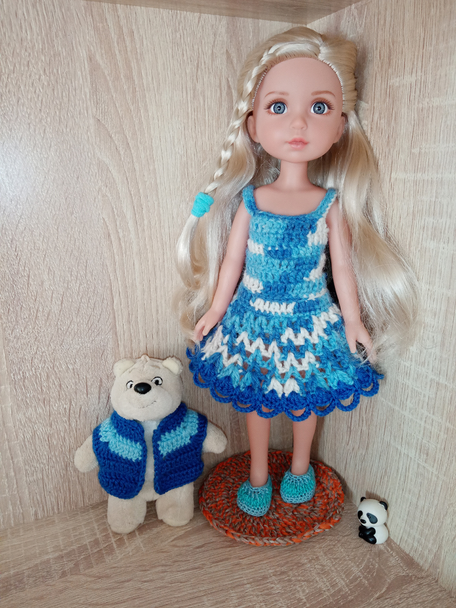 На мишке тоже кофточка, связала впервые