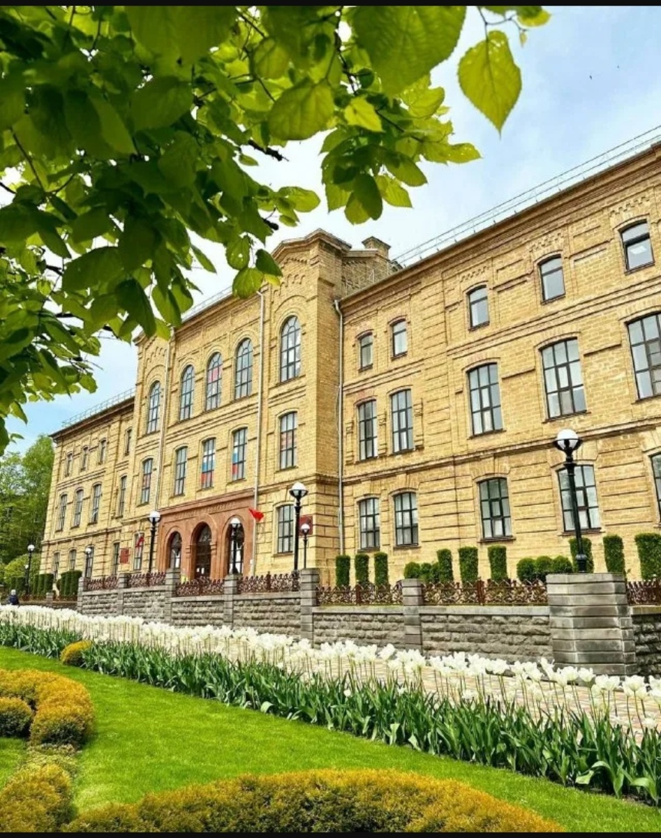 Alma mater моя. Фотография не моя. 