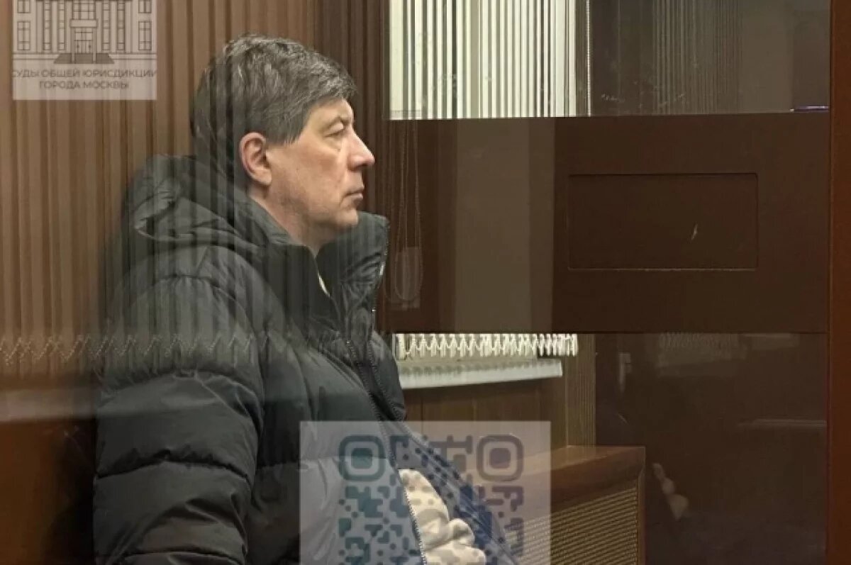    Экс-банкиру Хотину предъявили обвинения в мошенничестве и создании ОПГ