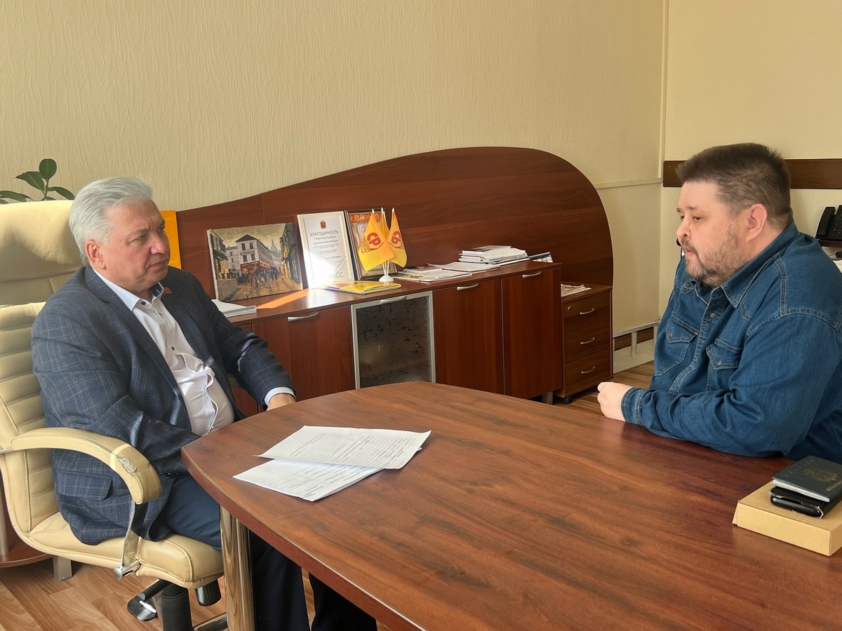 Это кто-то снимал для его личного блога. Там же и про результат нашей беседы было написано.