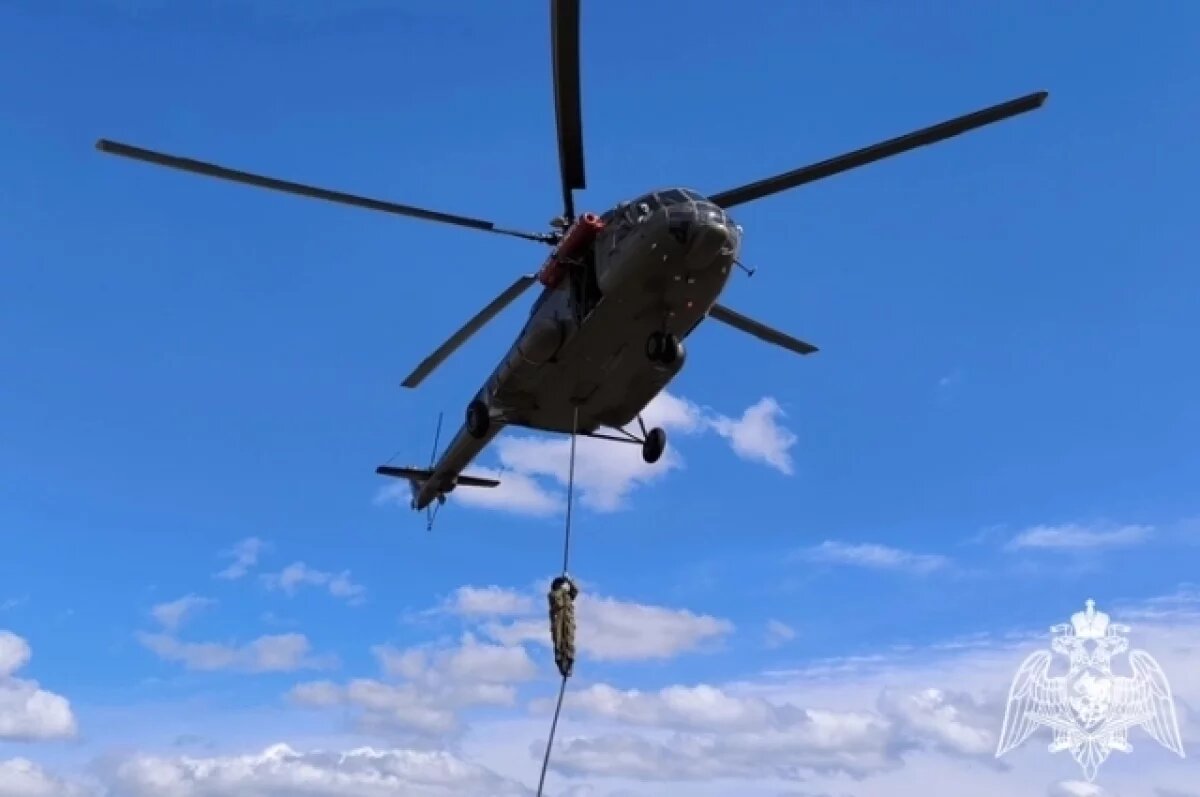    Ульяновские спецназовцы отработали спуск с вертолёта по канату