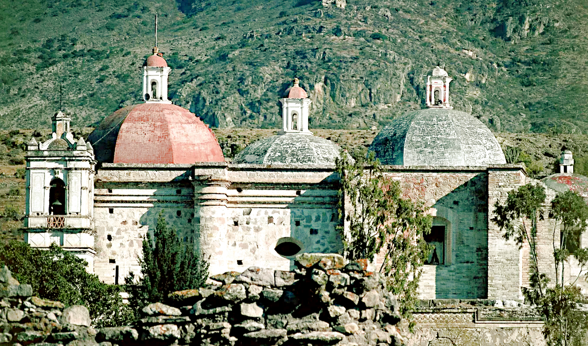 Церковь Сан-Пабло-Апостол, под фундаментом которой найдены врата в загробный мир. Источник фото: ria.ru