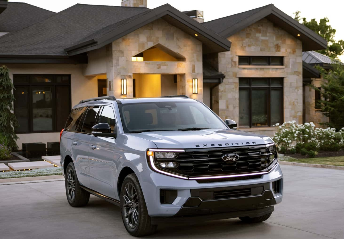 Новый Ford Expedition 2025
