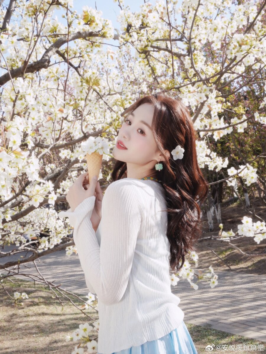 Китайская актриса Ань Юэси