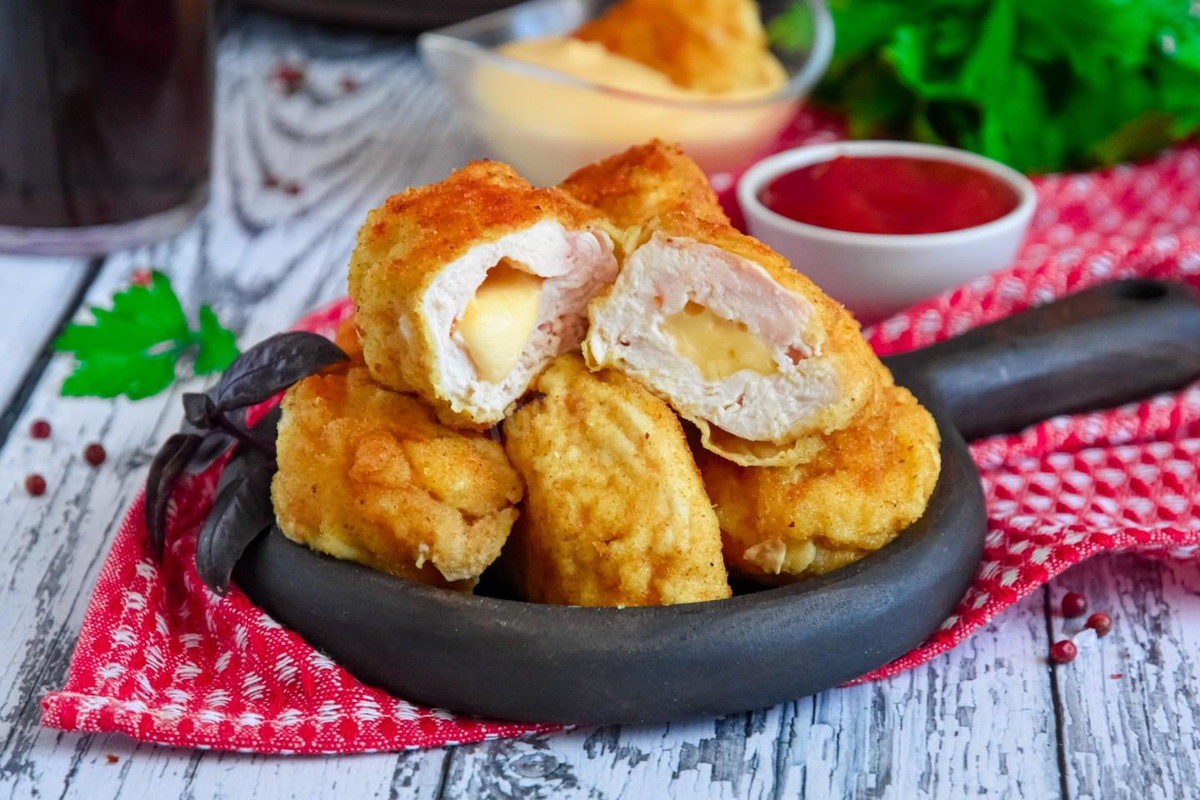 Куриные наггетсы с ветчиной и сыром