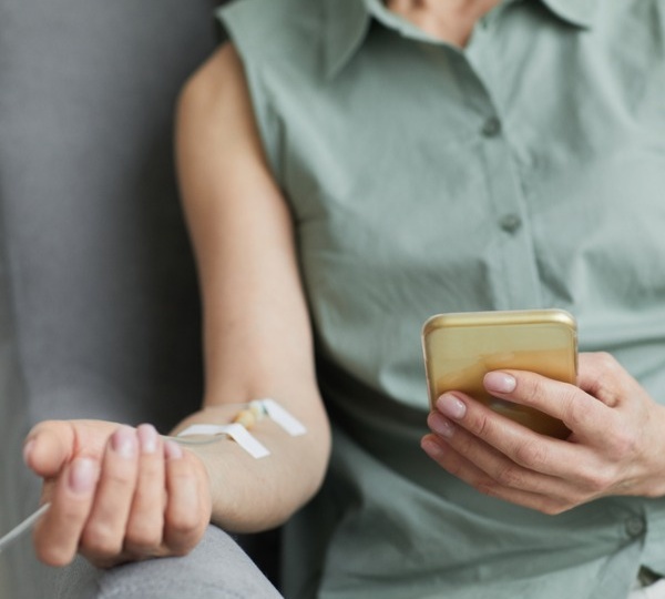 Капельницы для очищения сосудов: что правда, а что — миф