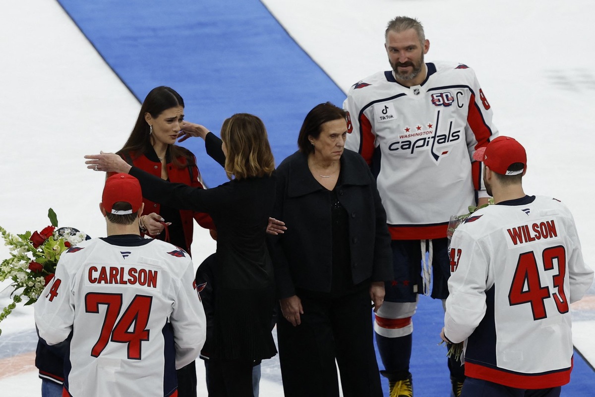    Анастасия Шубская и жена Уэйна Гретцки