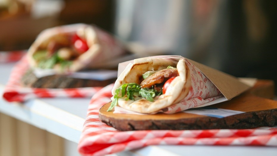    Шаверма в пите. Автор фото: Анна Эчина / ТАСС