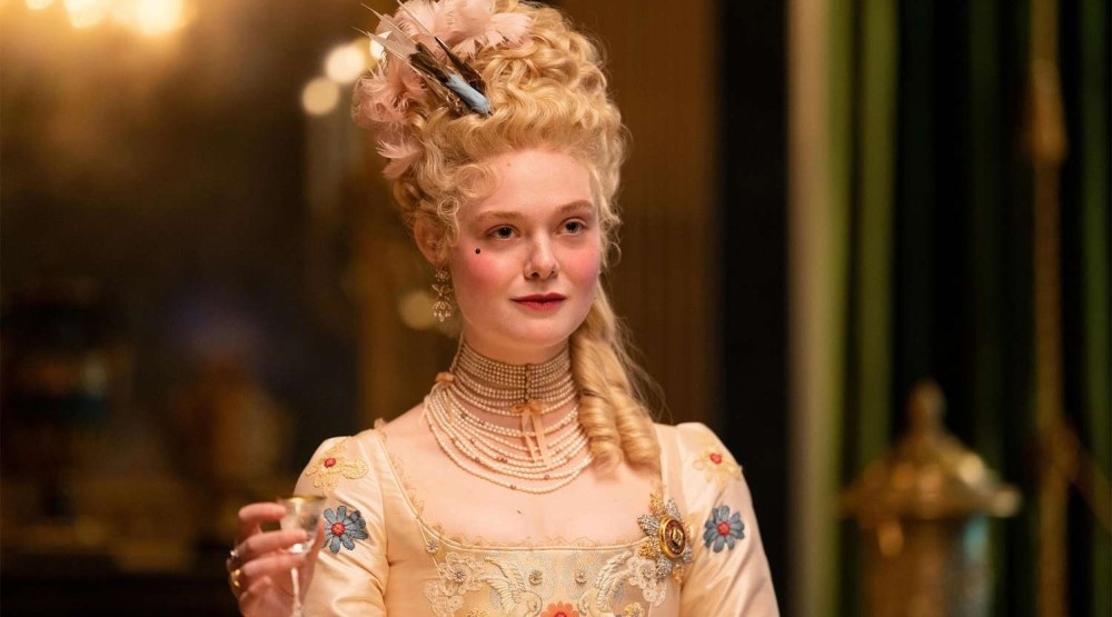     Эль Фаннинг, кадр из сериала «Великая» (2020-2023)