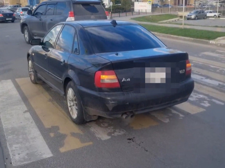    В Белгороде «Ауди» сбила ребенка на переходе, фото: скриншот видео пресс-службы Госавтоинспекции Белгородской области