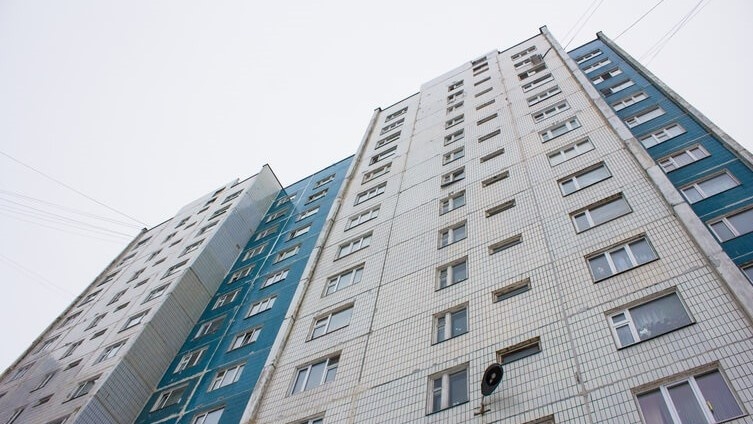    В Нижневартовске управляющая компания заключила договор и пропала