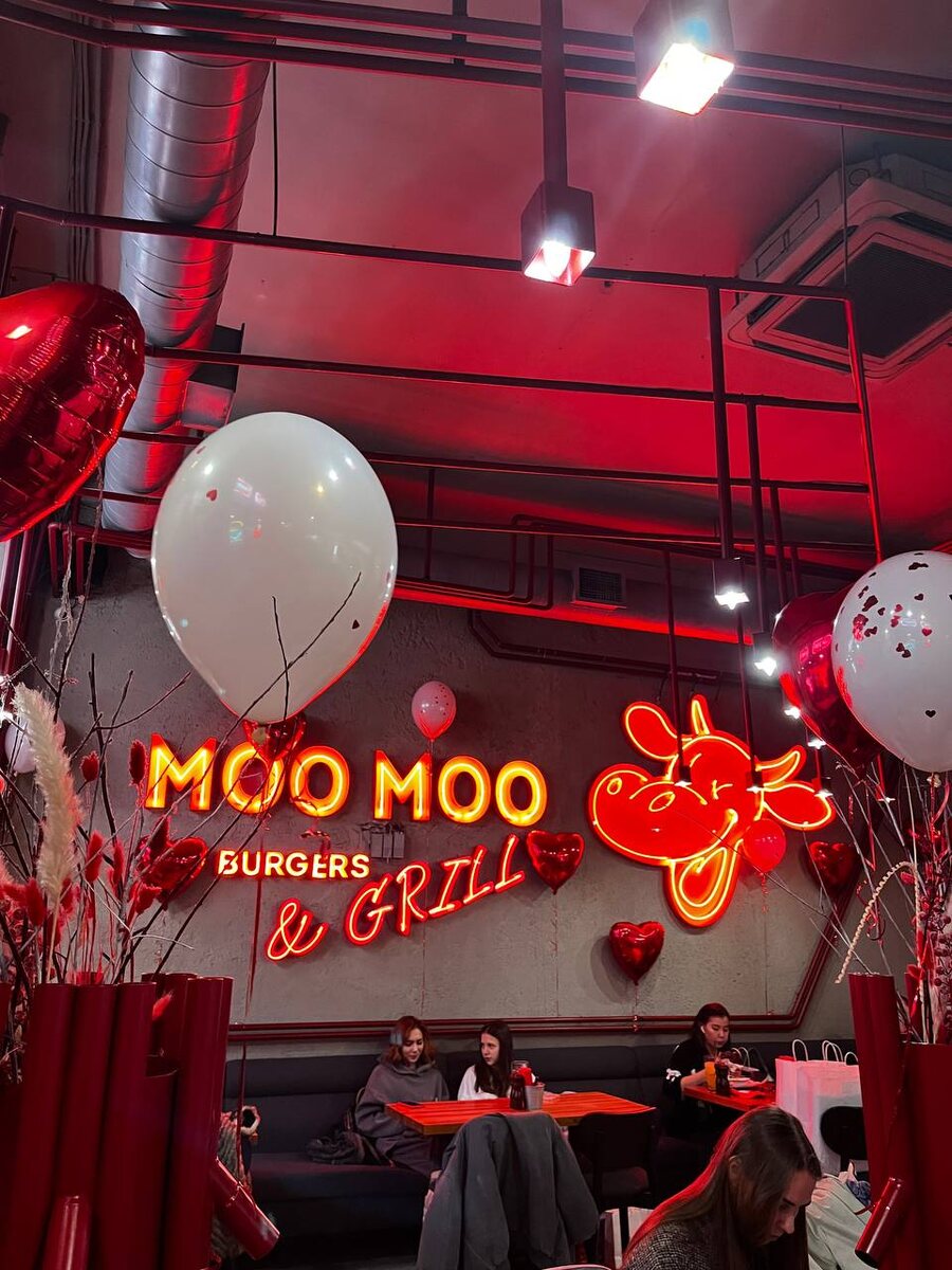 Украшение бургерной ко дню Святого Валентина