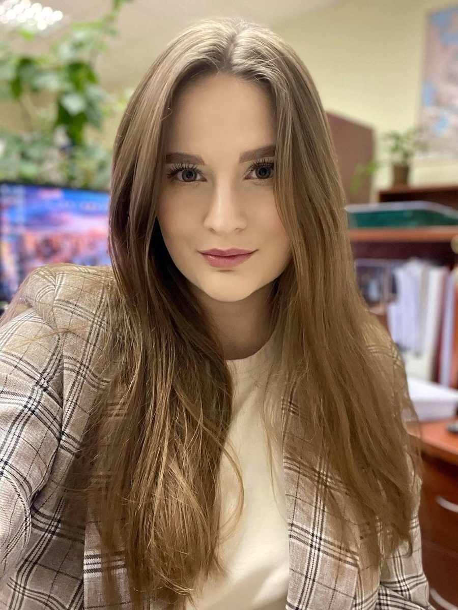 Это я на своем рабочем месте в офисе, в котором отработала 5 лет!