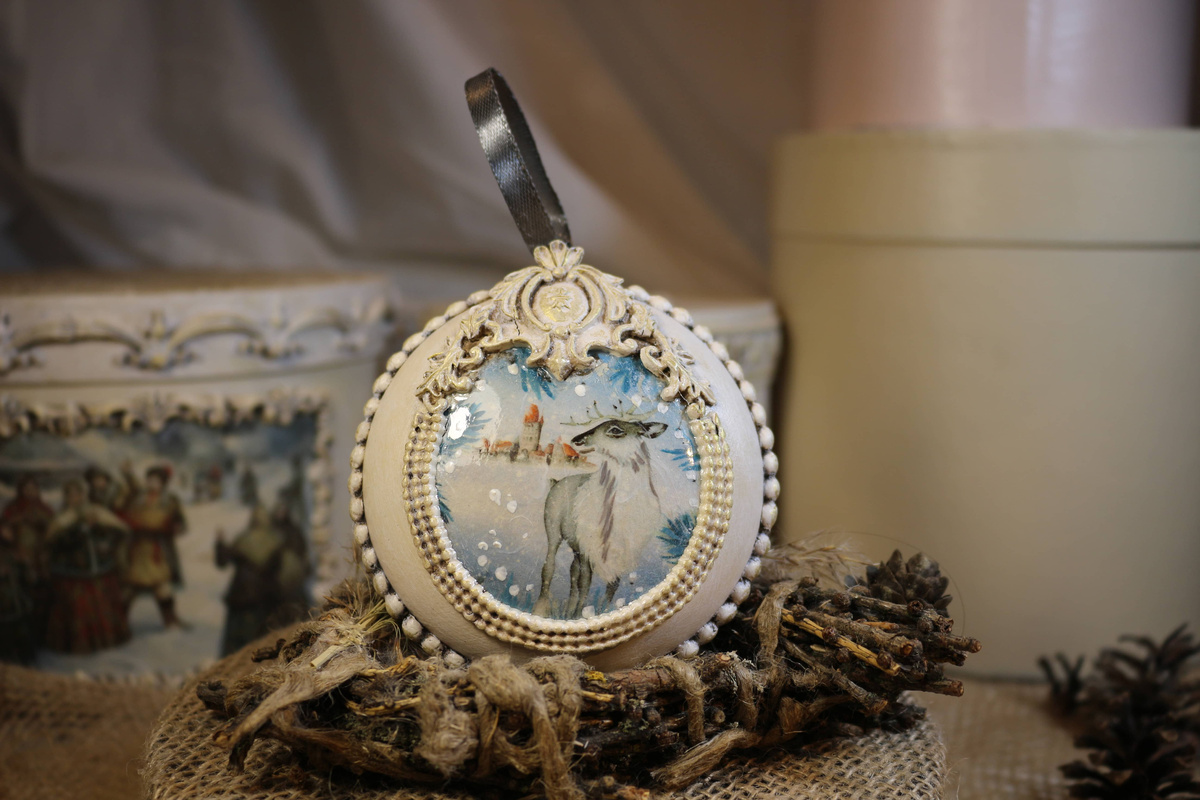 Елочное украшение медальон 10см