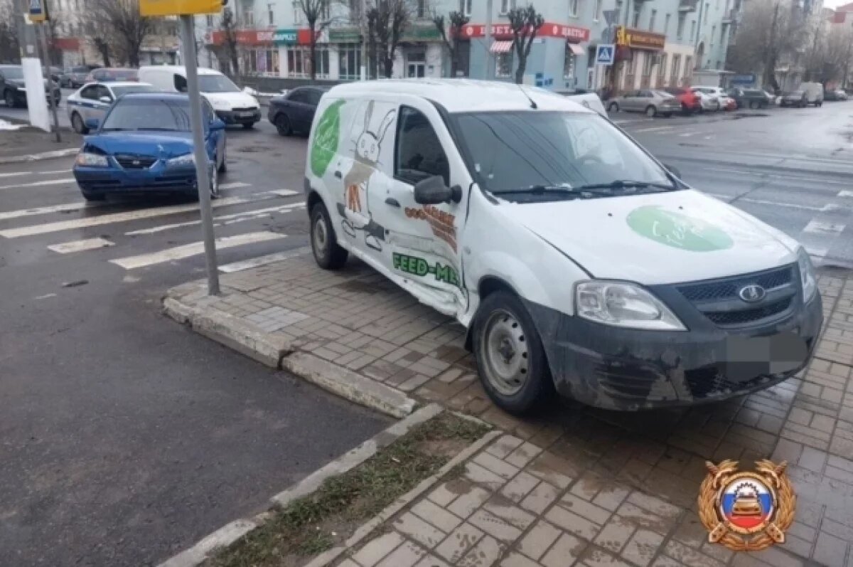    В Твери на перекрёстке столкнулись иномарка и отечественный автомобиль