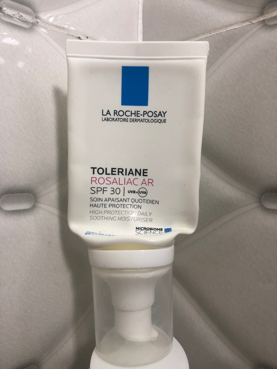 Приятная гигиеничная упаковка.Защита от солнца  30, что подходит только для города.При длительном пребывании на открытом солнце лучше выбрать продукты с фактором защиты 50 и выше. 