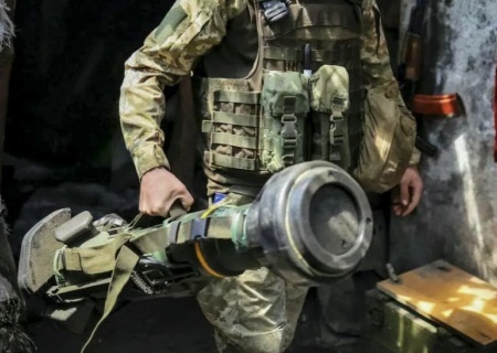    Переданное Украине оружие расползается по всему миру