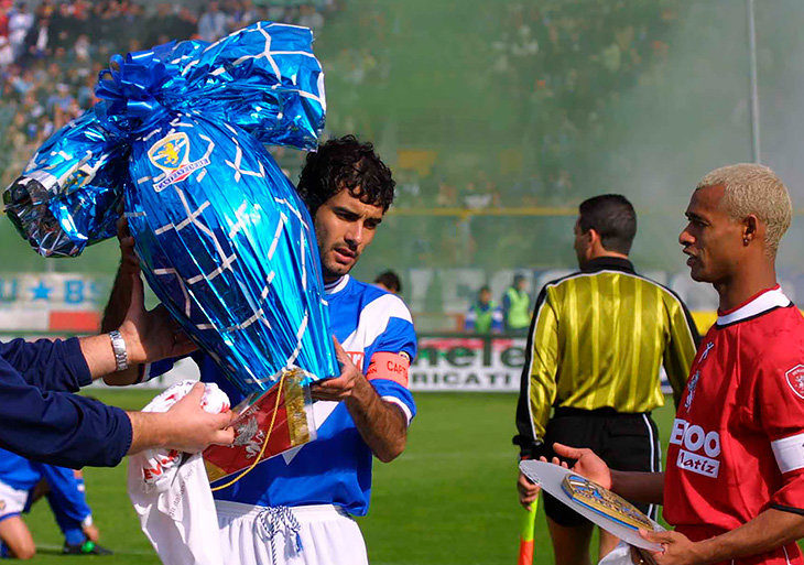 Гвардиола в «Брешии». Ему уже за 30, но волосы на месте