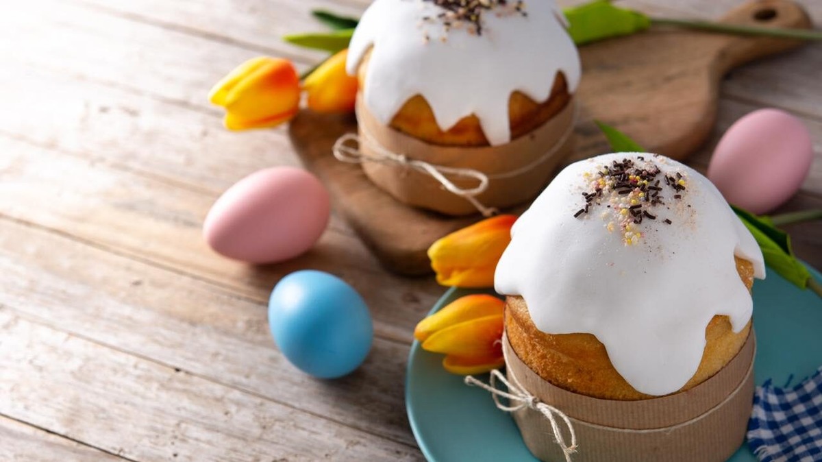    Чтобы куличи не осели, их нельзя трясти во время выпечки. Фото: Freepik